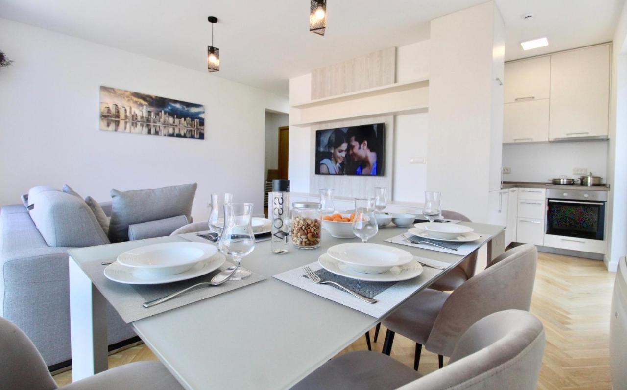 2Bd New Dobrota Apt With Bay Views Kotor Luaran gambar