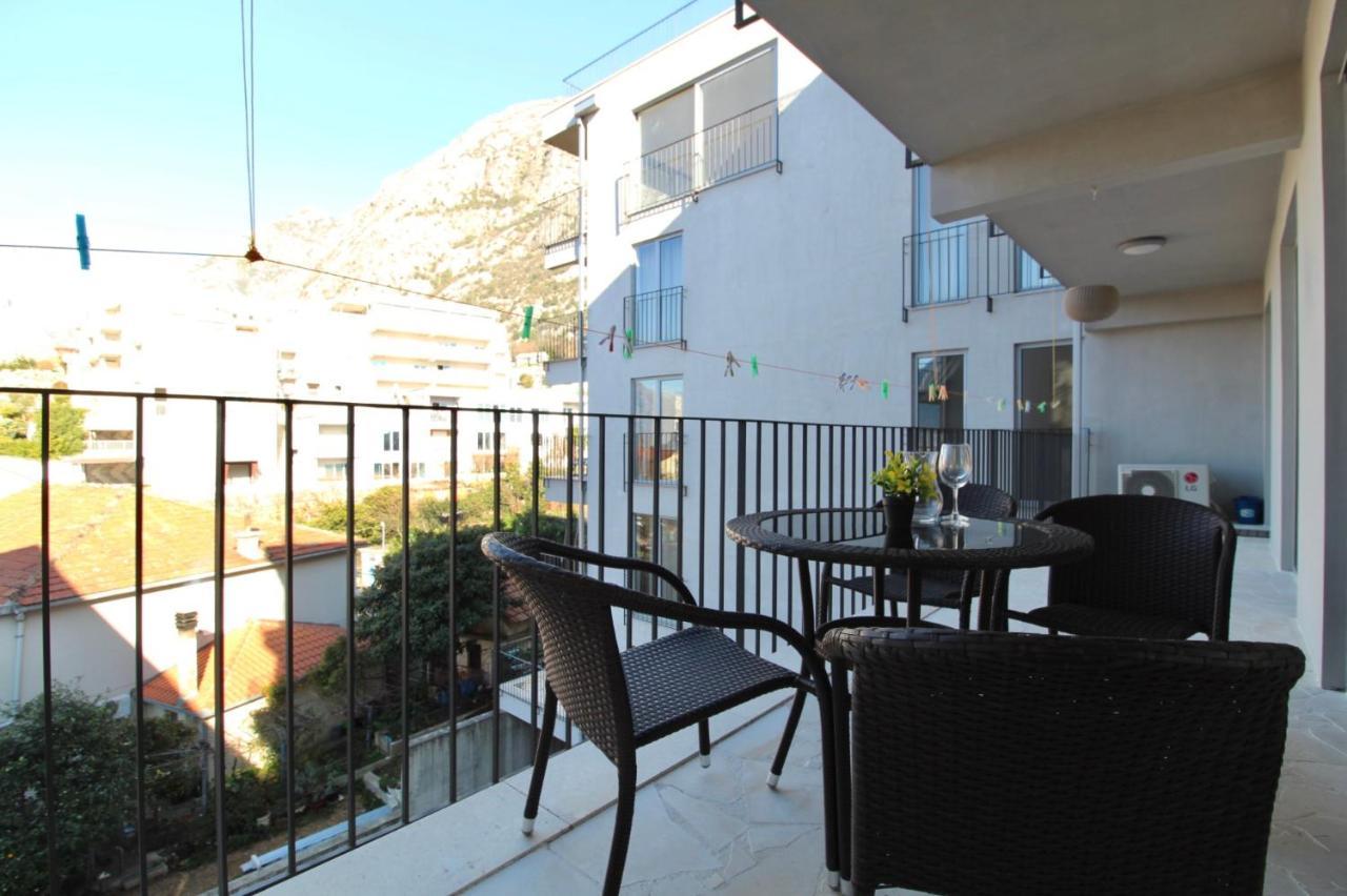 2Bd New Dobrota Apt With Bay Views Kotor Luaran gambar